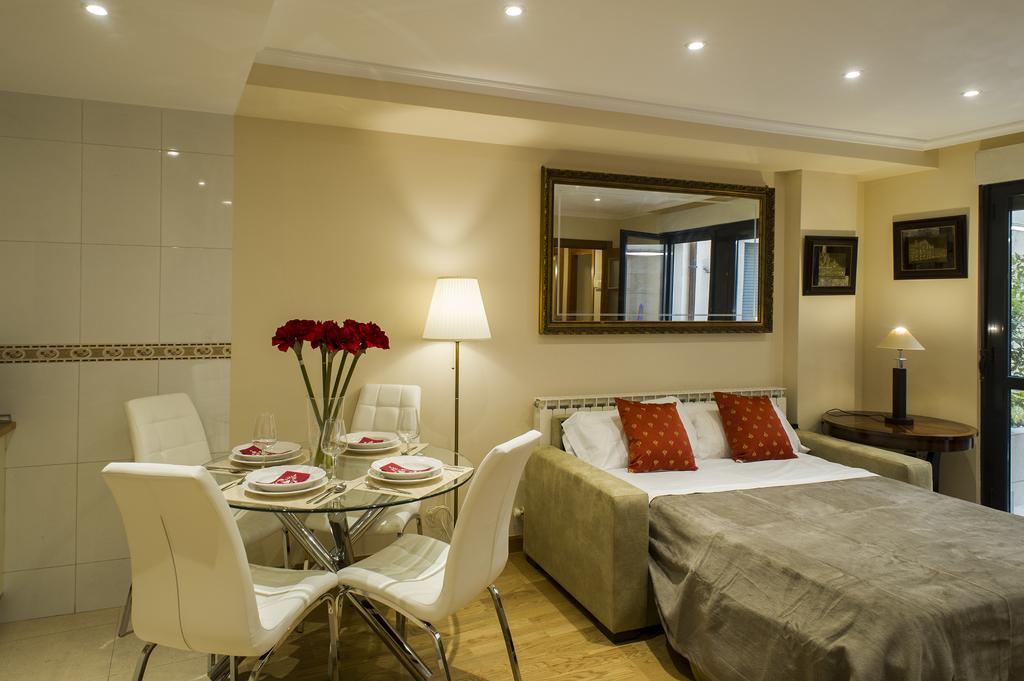 Rent Apartments Salamanca Cervantes 47 Buitenkant foto
